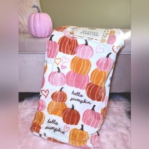 Pink pumpkins throw blanket